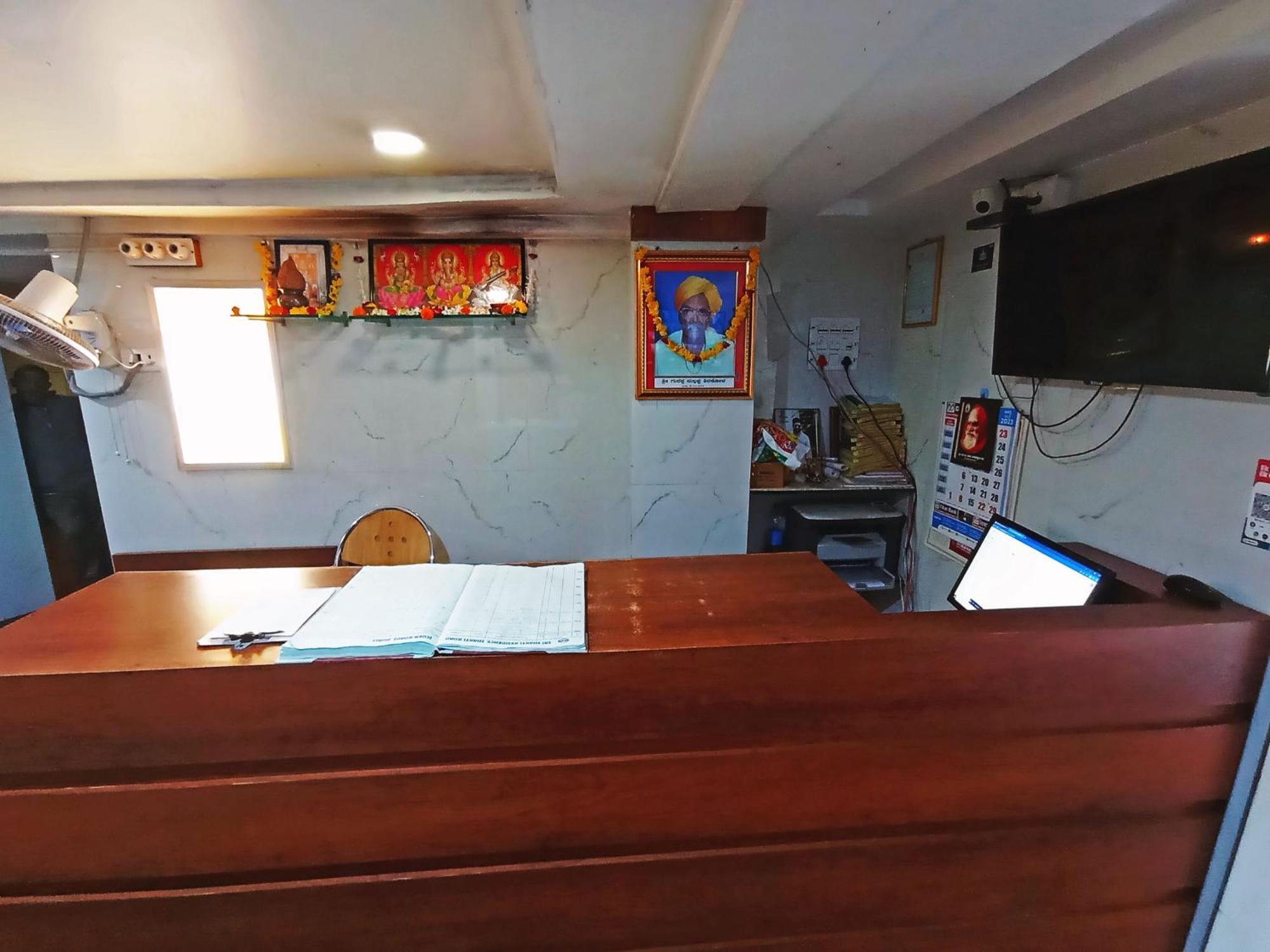 Staymaker Shri Shakti Residency Hubli Buitenkant foto