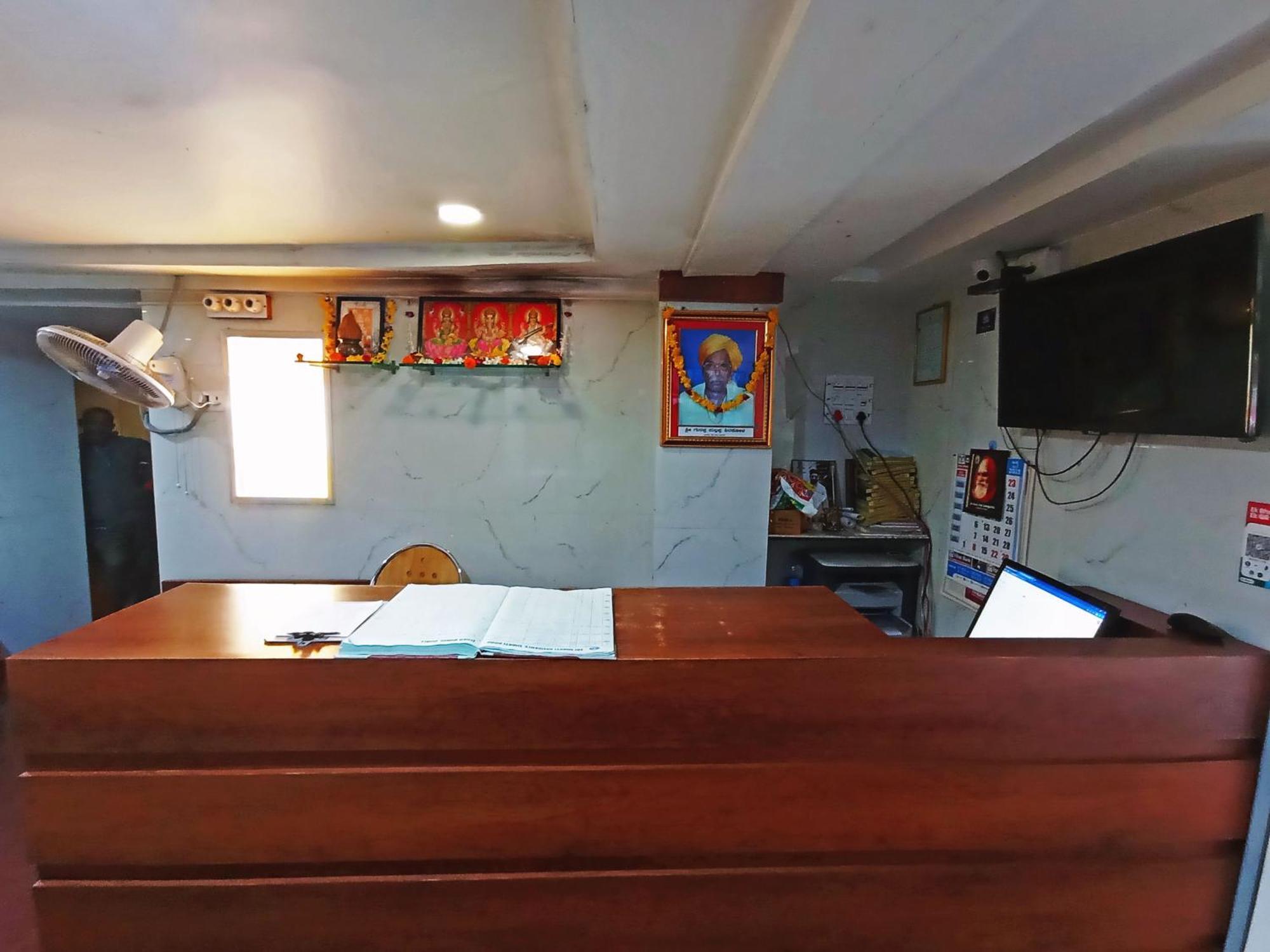 Staymaker Shri Shakti Residency Hubli Buitenkant foto
