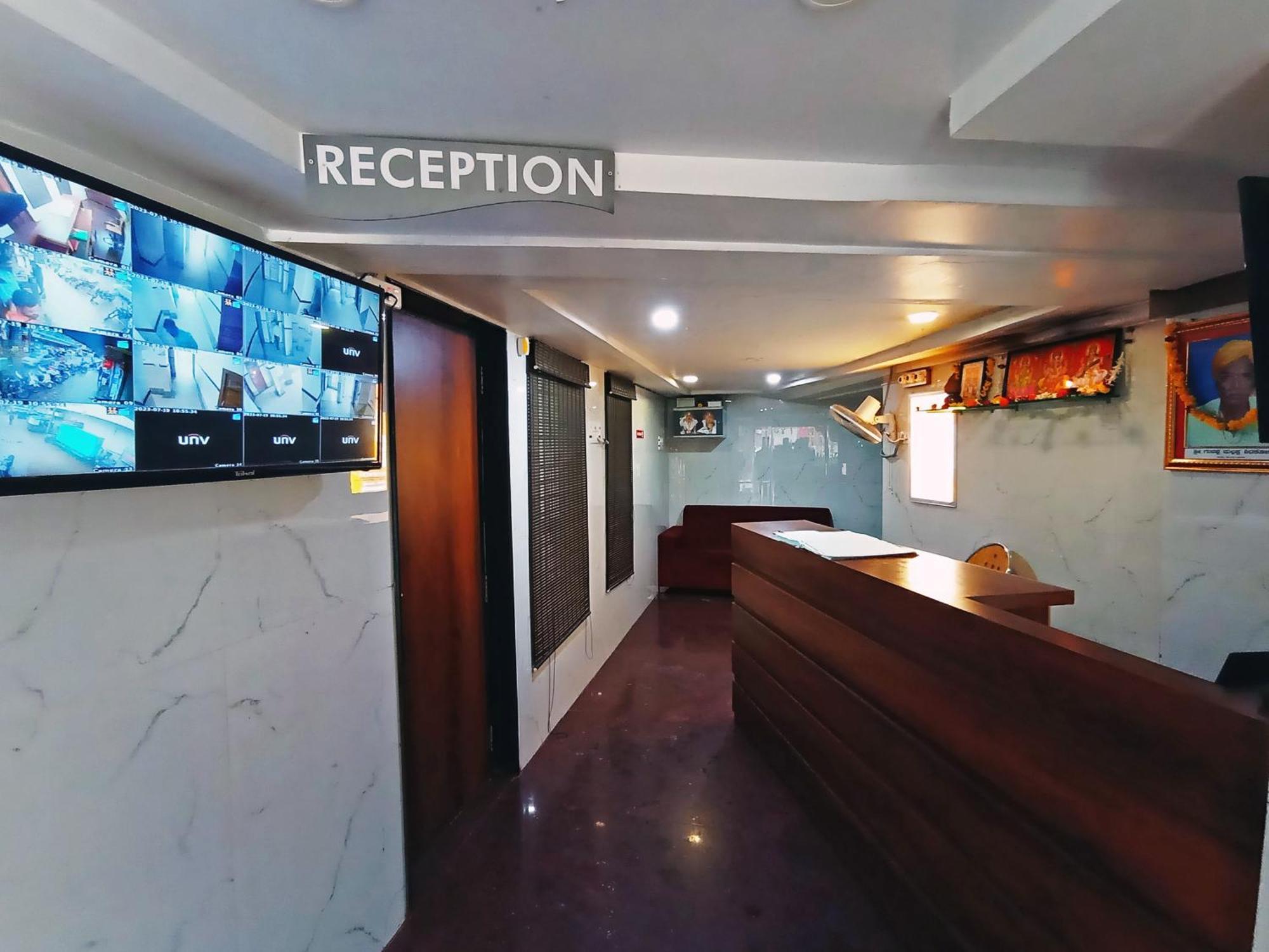 Staymaker Shri Shakti Residency Hubli Buitenkant foto