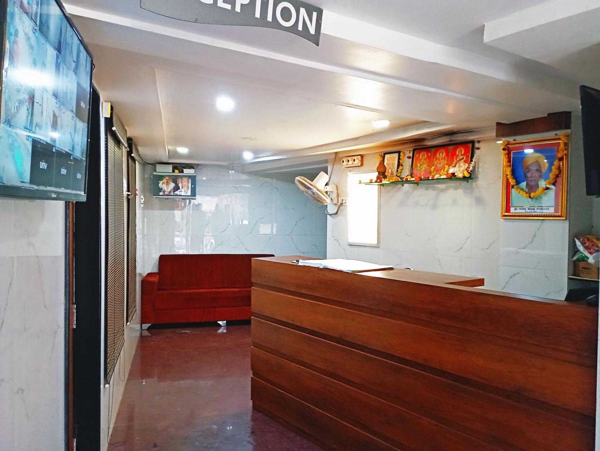 Staymaker Shri Shakti Residency Hubli Buitenkant foto